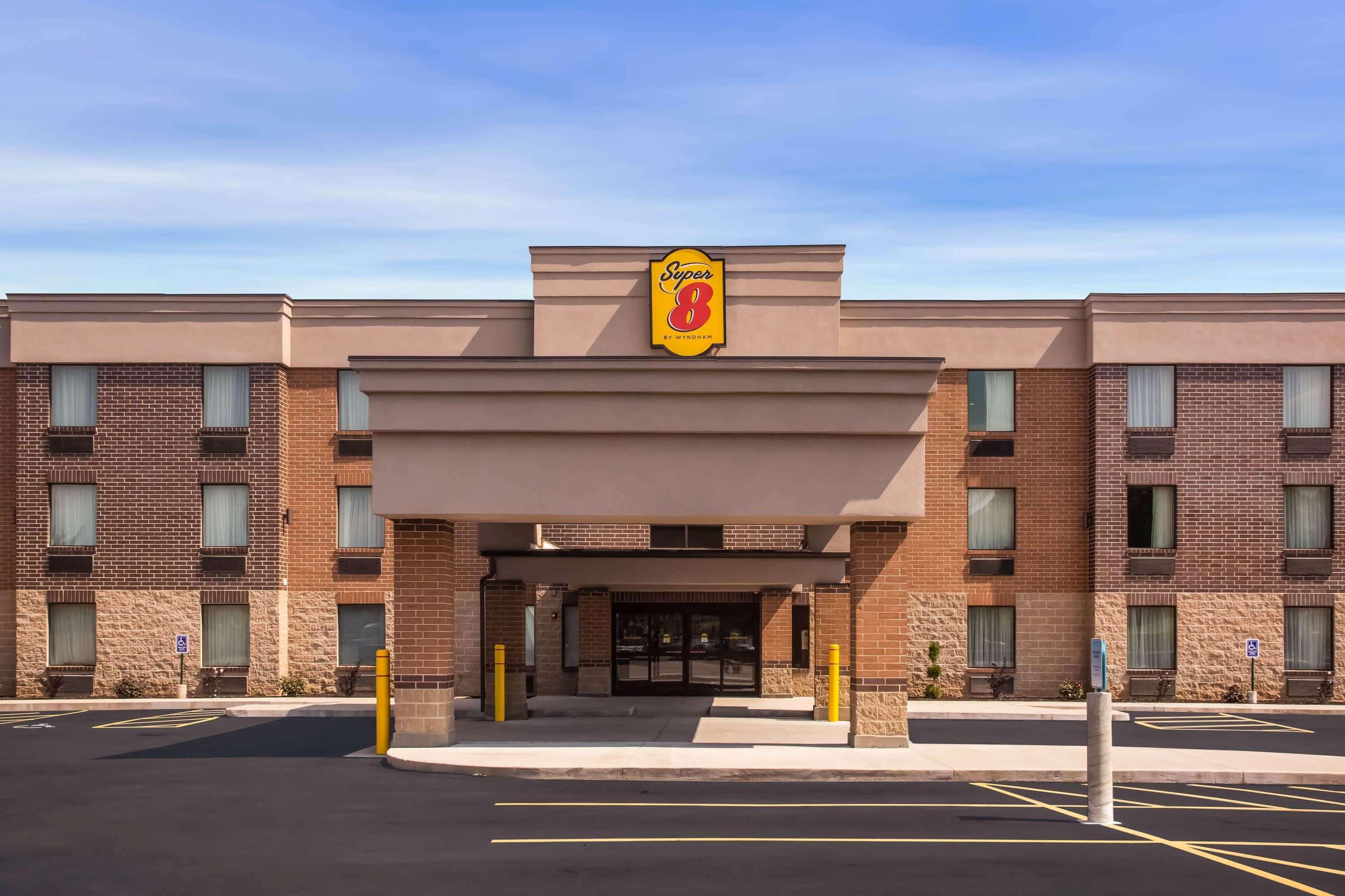 Super 8 By Wyndham St. Louis North Hotel Buitenkant foto