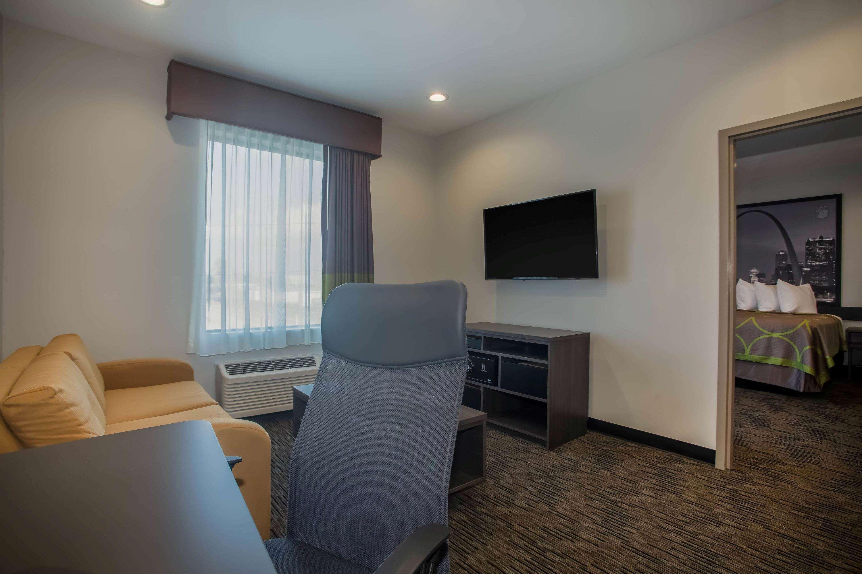 Super 8 By Wyndham St. Louis North Hotel Buitenkant foto